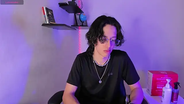 manu vera online show from November 15, 2025, 3:21 am