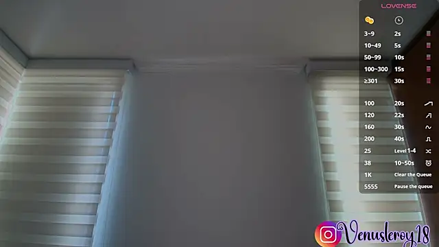 venusleroy  online show from November 2, 2025, 7:52 pm