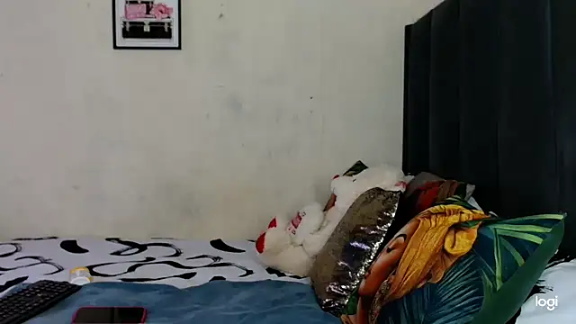 quenliyasa online show from March 18, 2026, 11:13 am