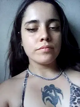 lucylovles online show from February 16, 2025, 10:10 am