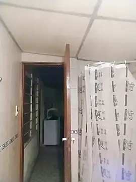 lucylovles online show from February 19, 2026, 5:04 am