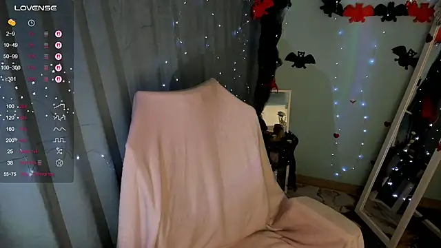 Lei White online show from October 20, 2025, 7:14 pm