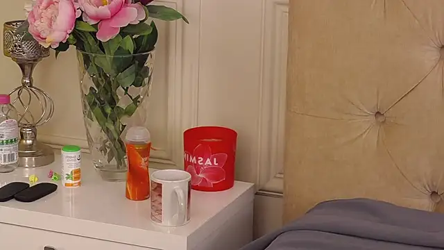 SarahLynz online show from March 7, 2025, 4:11 pm