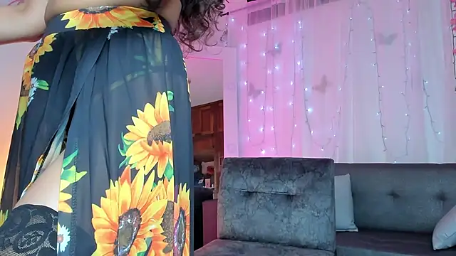 Snapshot of Alaia_Love77 chatting on March 8, 2025, 10:34 pm Alaia Love77 online show from March 8, 2025, 10:34 pm