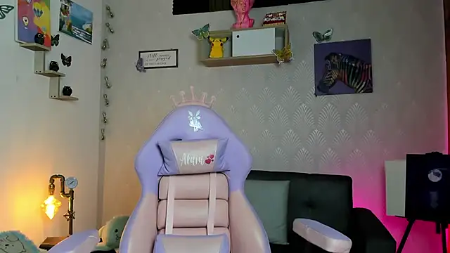 Snapshot of Alaia_Love77 chatting on November 10, 2025, 6:24 pm Alaia Love77 online show from November 10, 2025, 6:24 pm