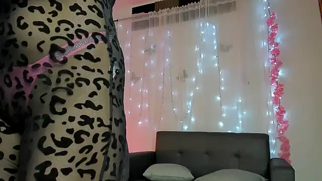 Snapshot of Alaia_Love77 chatting on March 13, 2025, 10:10 pm Alaia Love77 online show from March 13, 2025, 10:10 pm