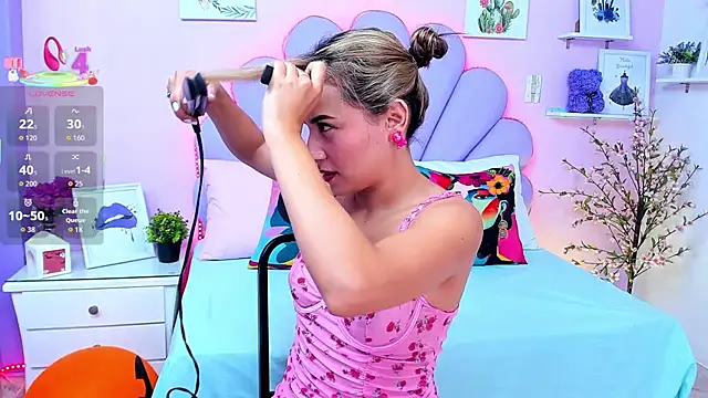 HannaPretthy online show from November 3, 2025, 11:36 am