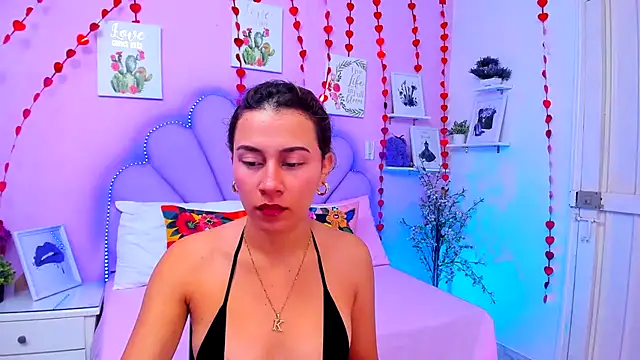 Snapshot of HannaPretthy chatting on February 13, 2026, 11:43 am HannaPretthy online show from February 13, 2026, 11:43 am