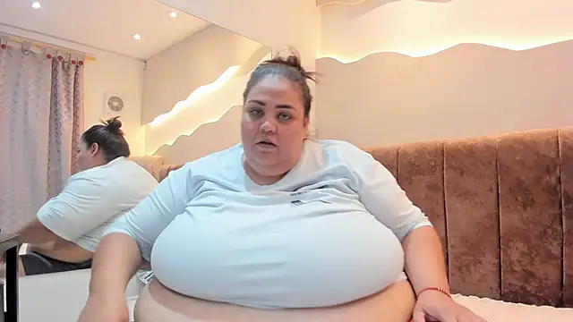 Snapshot of Alisson_am chatting on May 11, 2026, 5:54 pm Alisson am online show from May 11, 2026, 5:54 pm