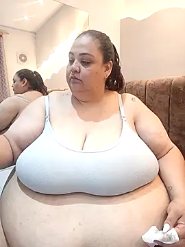 Snapshot of Alisson_am chatting on May 4, 2026, 10:29 am Alisson am online show from May 4, 2026, 10:29 am