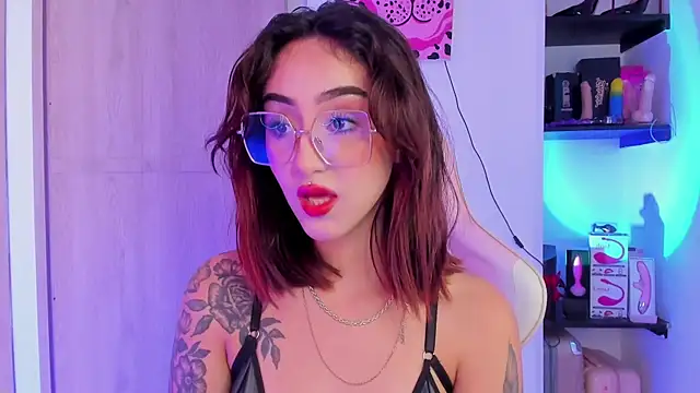 MelodieRoy online show from February 27, 2025, 5:37 pm