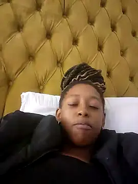 02Boitybaby online show from February 5, 2025, 1:54 pm