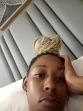 02Boitybaby online show from April 29, 2026, 9:21 pm