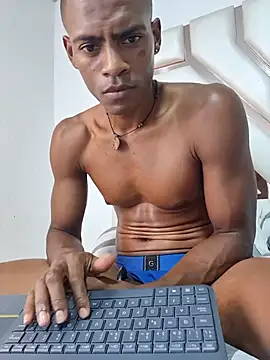 Snapshot of MAXIMO_JHONS chatting on May 6, 2026, 8:02 pm MAXIMO JHONS online show from May 6, 2026, 8:02 pm