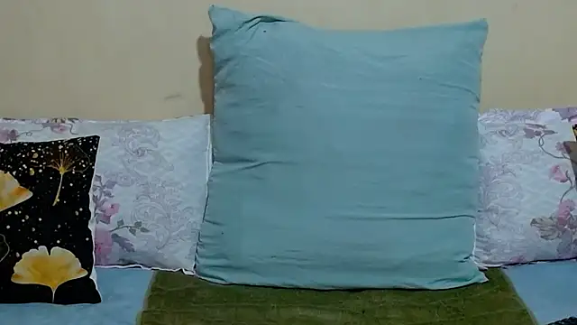 Snapshot of DiamondLuv29 chatting on March 10, 2026, 3:10 am DiamondLuv29 online show from March 10, 2026, 3:10 am