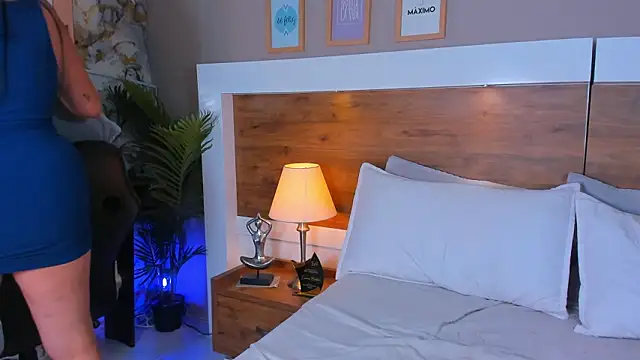 EmaBakker online show from March 19, 2026, 8:03 am