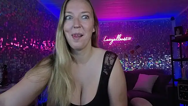 lucyallen4201 online show from June 18, 2026, 12:10 pm