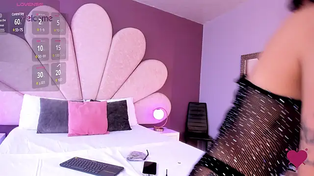 Snapshot of JulietaCheerr chatting on January 25, 2025, 2:14 pm JulietaCheerr online show from January 25, 2025, 2:14 pm