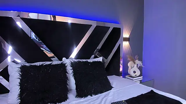 Snapshot of JulietaCheerr chatting on January 2, 2025, 2:02 pm JulietaCheerr online show from January 2, 2025, 2:02 pm