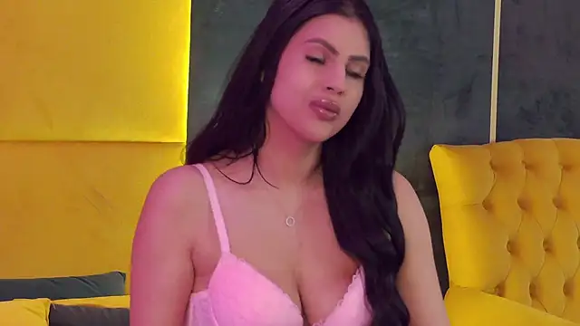 Snapshot of GiuliaHarvey chatting on February 26, 2025, 4:16 pm GiuliaHarvey online show from February 26, 2025, 4:16 pm