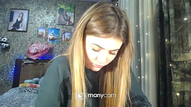 Snapshot of BonnyShy chatting on December 8, 2024, 1:47 pm BonnyShy online show from December 8, 2024, 1:47 pm