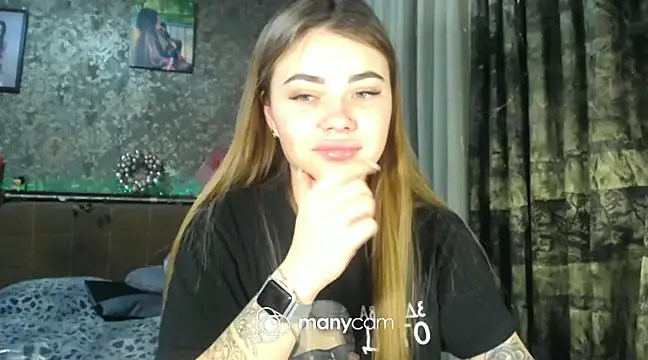 Snapshot of BonnyShy chatting on December 25, 2024, 7:45 pm BonnyShy online show from December 25, 2024, 7:45 pm