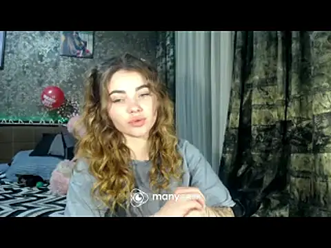 Snapshot of BonnyShy chatting on February 16, 2025, 4:32 pm BonnyShy online show from February 16, 2025, 4:32 pm