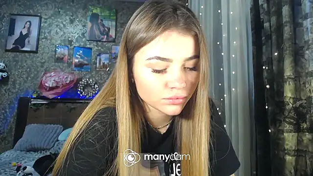 Snapshot of BonnyShy chatting on December 6, 2024, 11:38 am BonnyShy online show from December 6, 2024, 11:38 am