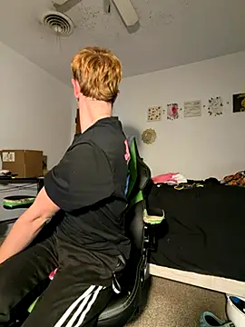 twentywithafelonyy online show from December 5, 2025, 11:20 am