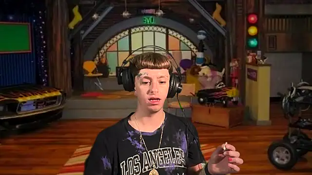 twentywithafelonyy online show from September 22, 2025, 1:11 am