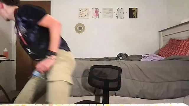 twentywithafelonyy online show from September 25, 2025, 7:25 am