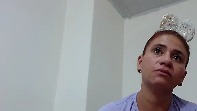 Snapshot of yinnatthh chatting on September 28, 2025, 12:28 am yinnatthh online show from September 28, 2025, 12:28 am