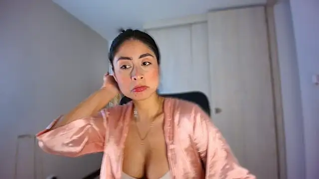 auroracaruso11 online show from July 16, 2026, 5:10 pm