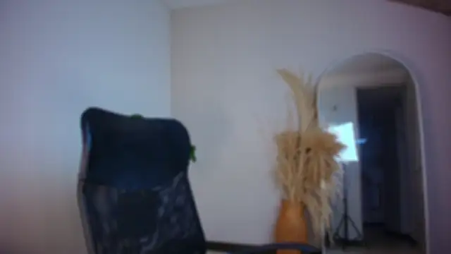 auroracaruso11 online show from December 1, 2025, 10:32 pm