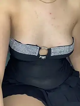 Layla-daloua online show from March 8, 2025, 1:50 am