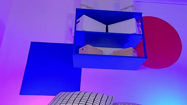 ParisFox  online show from April 13, 2026, 8:02 pm