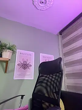 Liittleluaa  online show from March 21, 2025, 12:17 pm