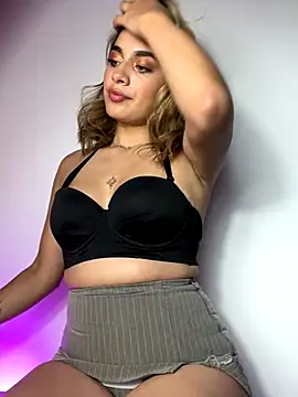 Snapshot of Hayley_A02 chatting on October 31, 2025, 8:11 am Hayley A02 online show from October 31, 2025, 8:11 am