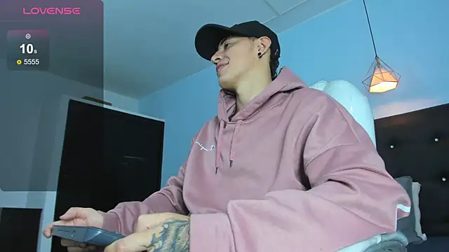 Lobo 17  online show from December 3, 2025, 3:40 am