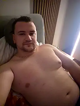 KarlosCarutox online show from February 21, 2026, 8:44 pm