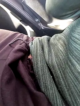 Snapshot of QcMisterv13 chatting on October 29, 2025, 7:35 pm QcMisterv13 online show from October 29, 2025, 7:35 pm