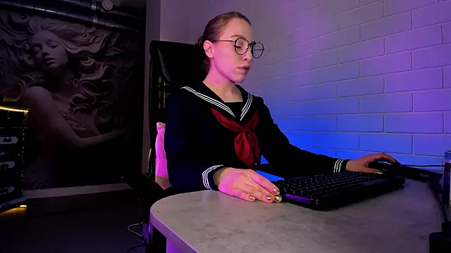 Snapshot of AphexQueen chatting on February 9, 2026, 9:07 am AphexQueen online show from February 9, 2026, 9:07 am