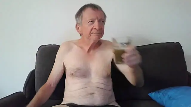 Snapshot of naturiste974 chatting on February 10, 2026, 9:08 am naturiste974 online show from February 10, 2026, 9:08 am