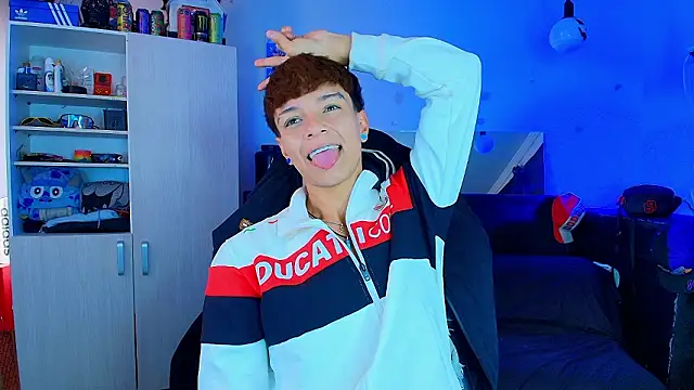 Snapshot of twink_sebas_ chatting on February 2, 2026, 1:54 pm twink sebas online show from February 2, 2026, 1:54 pm