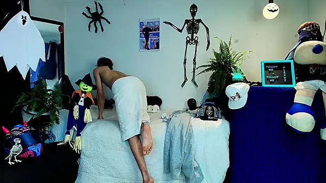 twink sebas  online show from October 26, 2025, 2:01 am