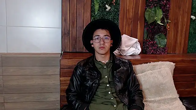 Andy Joy  online show from November 15, 2025, 11:25 am