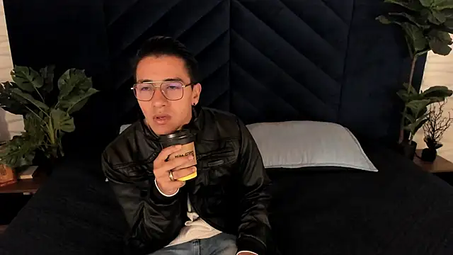 Snapshot of Andy_Joy_ chatting on October 8, 2025, 11:12 am Andy Joy online show from October 8, 2025, 11:12 am