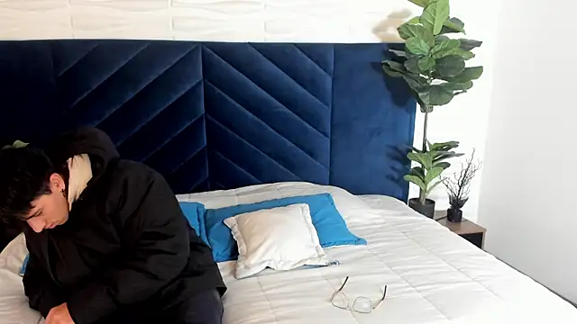 Andy Joy  online show from October 18, 2025, 10:50 am