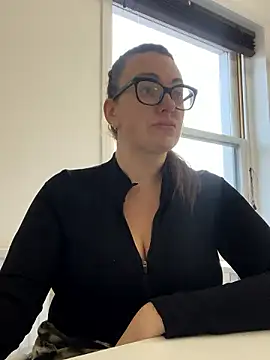 Snapshot of Miss_Stassi chatting on December 4, 2024, 9:01 am Miss Stassi online show from December 4, 2024, 9:01 am