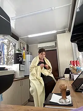 cinnabon  online show from February 24, 2025, 11:43 am